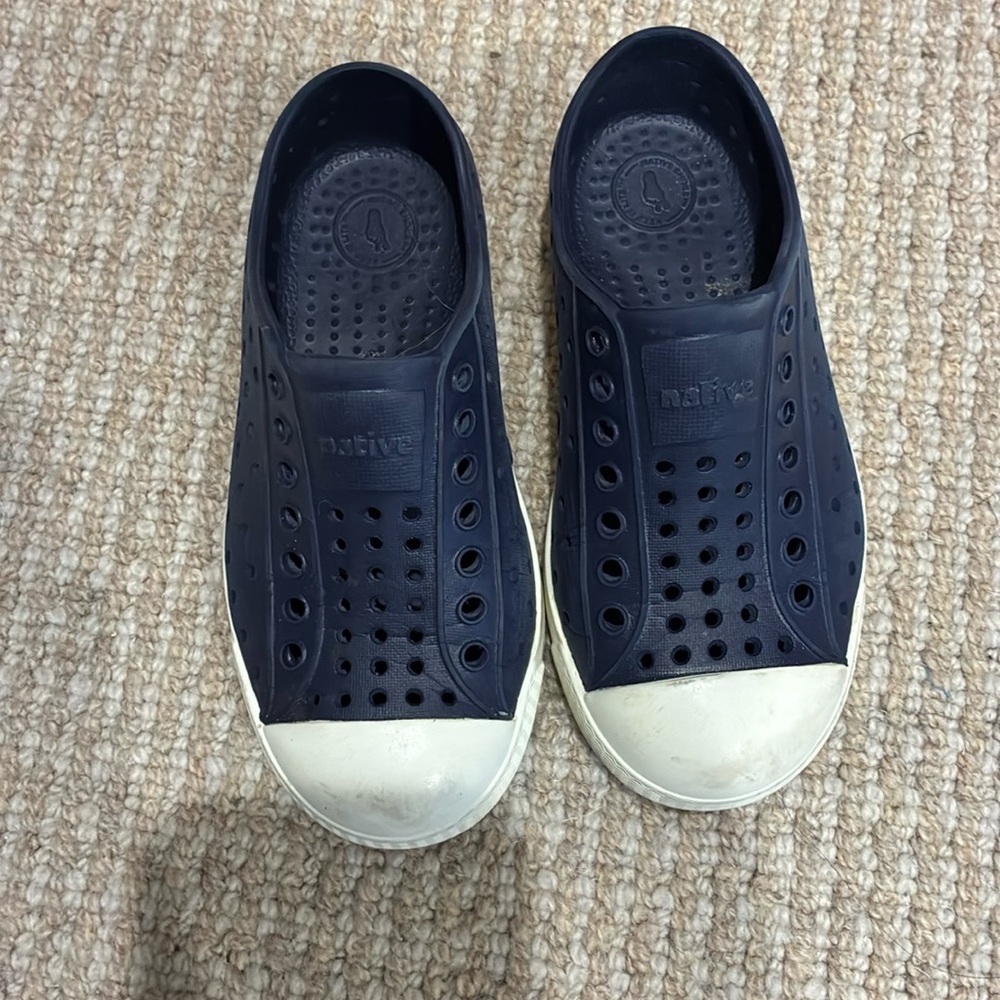 Native Size 10 show